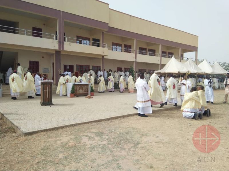 Nigeria misa funeral de Michael2 para web