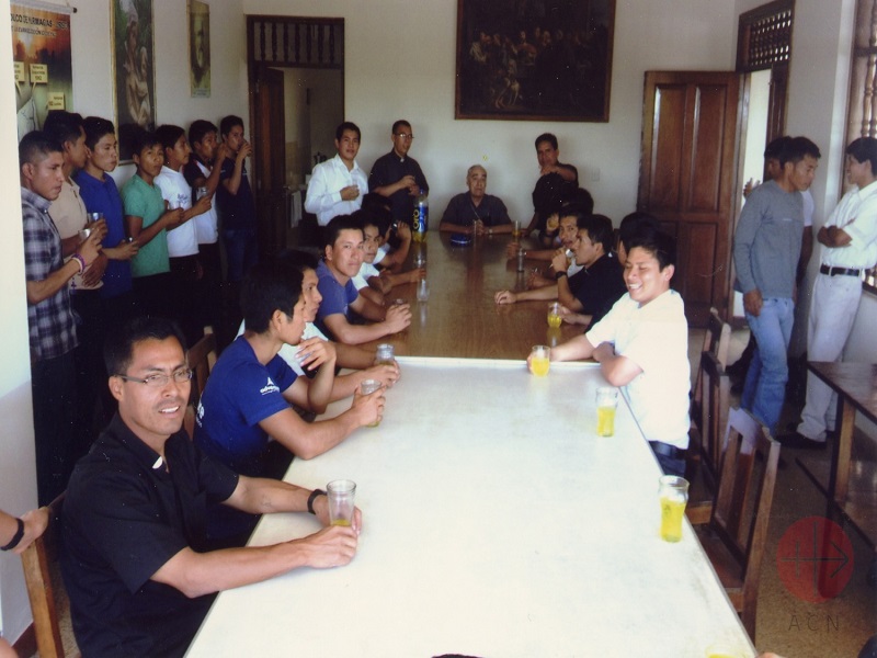 Perú Yurimaguas mesa de seminaristas proyecto feb web