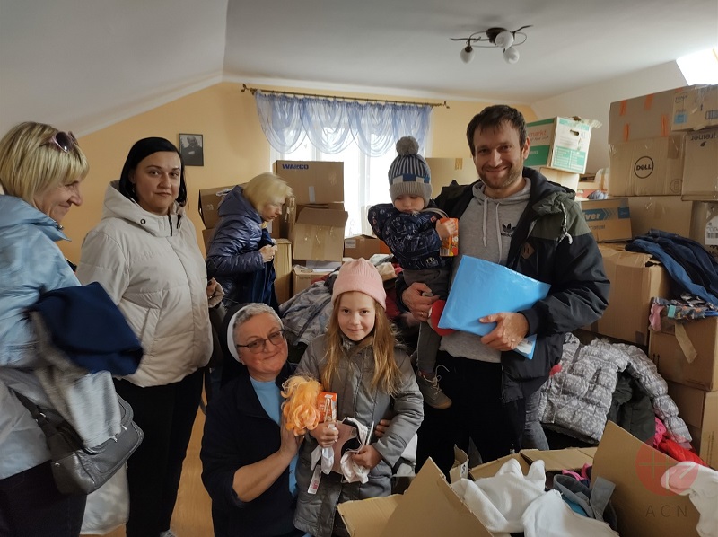 proyecto mayo ucrania familias con religiosa
