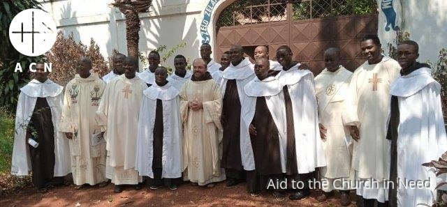 Centro africa proyecto feb 2023 bangui grupo de sacerdotes