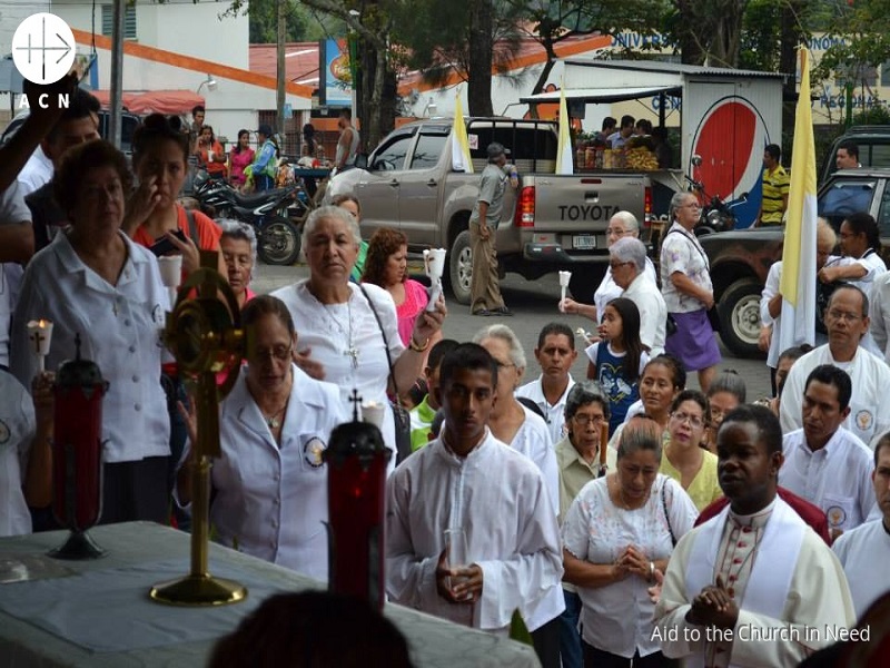 Nicaragua Jinotega adoración al Stmo en la calle