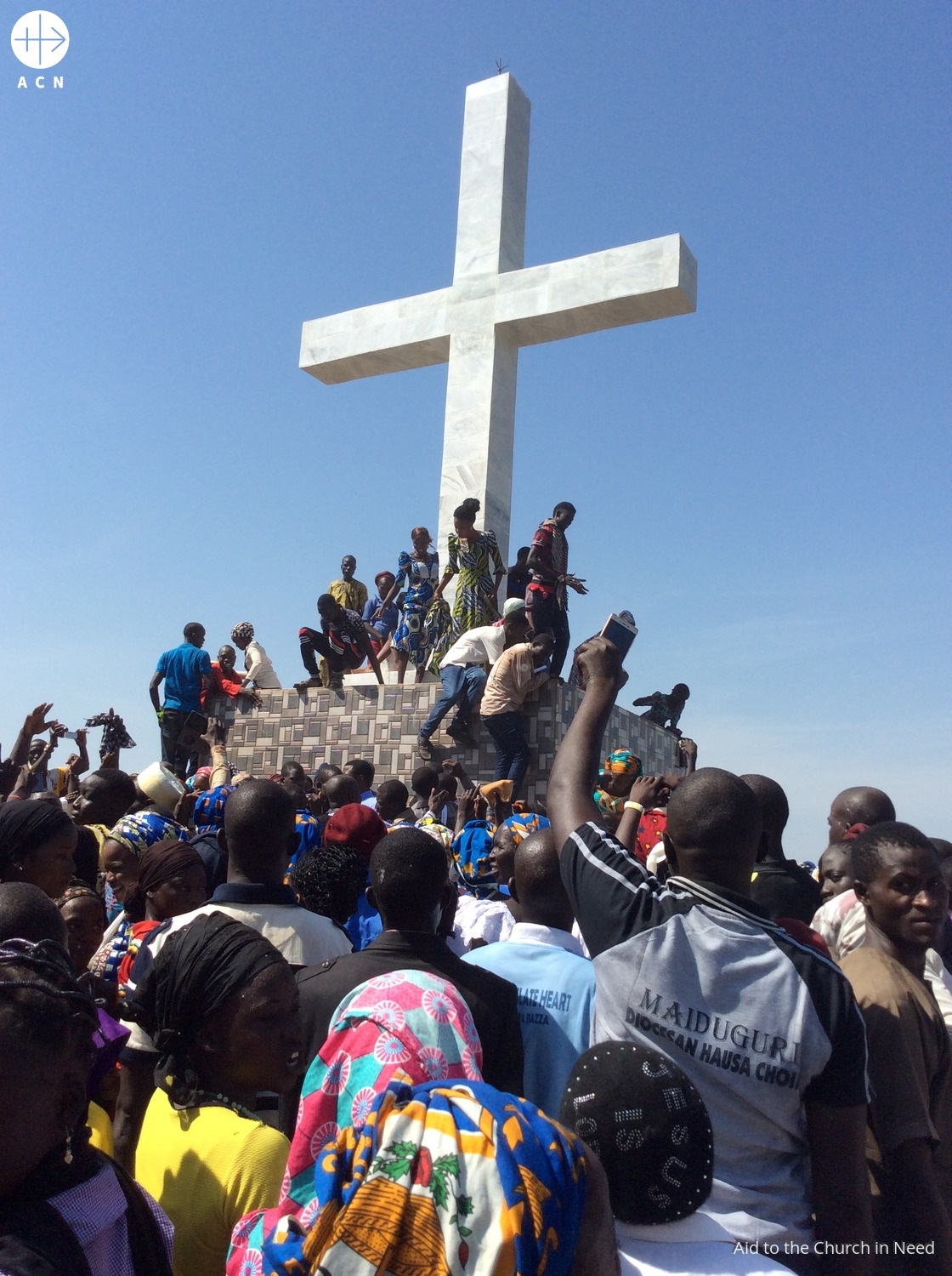 Nigeria personas alrededor de cruz