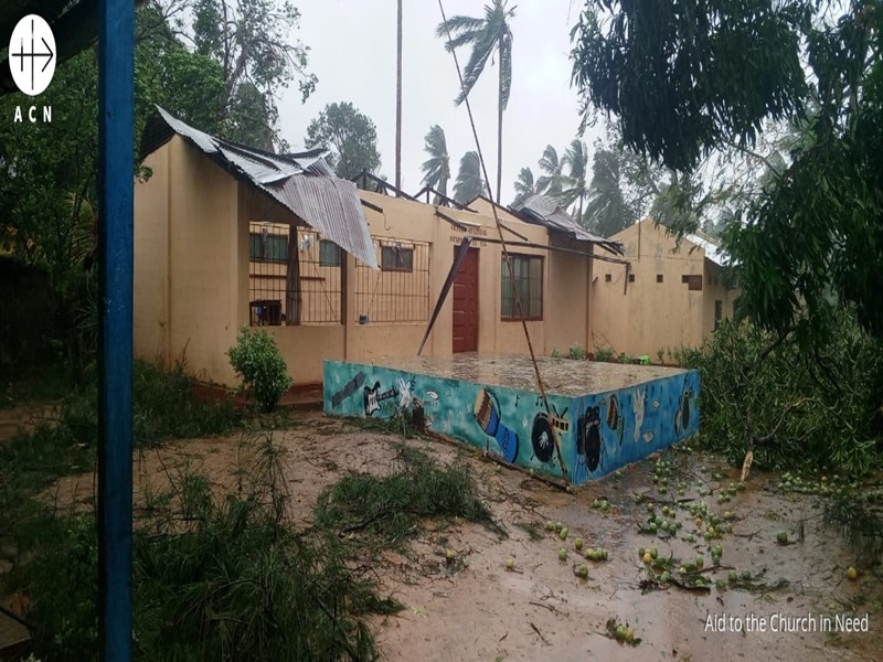 Reparación de iglesias en Mozambique tras ciclón Chido
