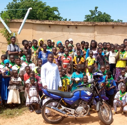 Motocicletas para sacerdotes en Burkina Faso