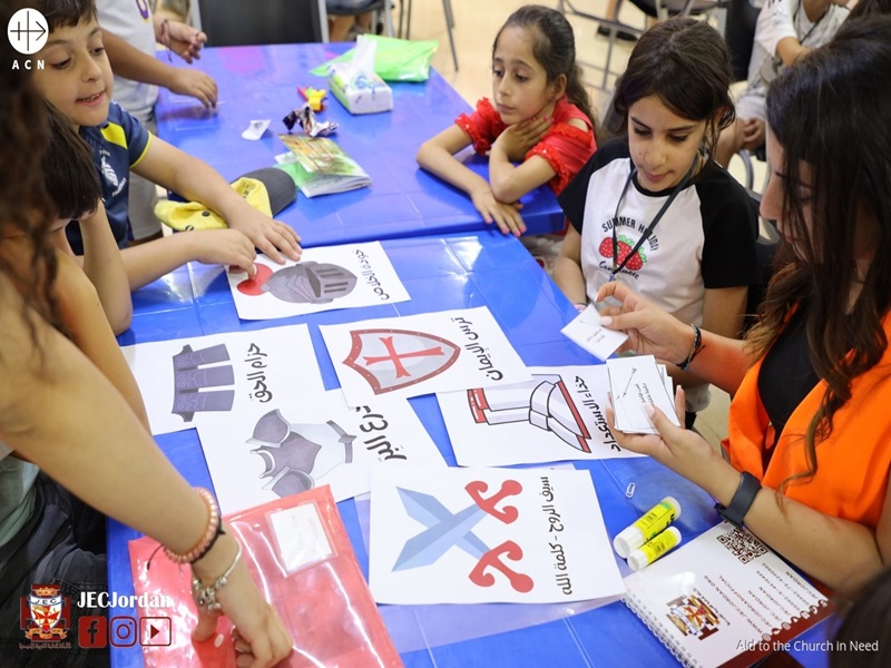 Iglesia condona deudas